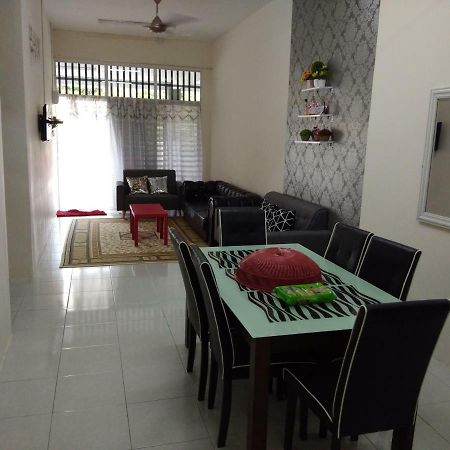 Zah'Ra Homestay Kuala Lipis Extérieur photo