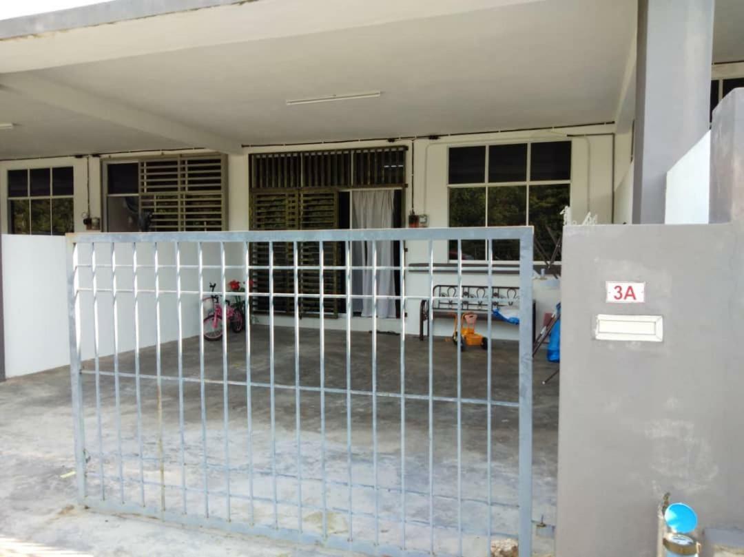 Zah'Ra Homestay Kuala Lipis Extérieur photo