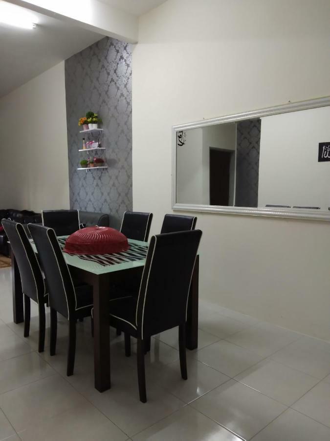 Zah'Ra Homestay Kuala Lipis Extérieur photo